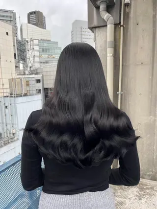 ロング レイヤーカット 透明感カラーカッチのヘアスタイル
