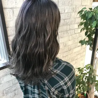 セミロング カラー Oopsレイヤー 加藤澄都のヘアスタイル