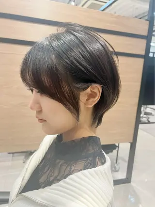 ショート カラー ヘアアレンジ hiiko顔まわり カットのヘアスタイル