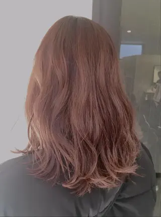 セミロング カラー ヘアアレンジ 栗林 実莉のネイルデザイン