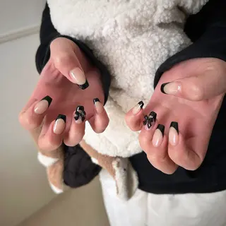 ミディアム 🦋Nail Amo🦋のネイルデザイン