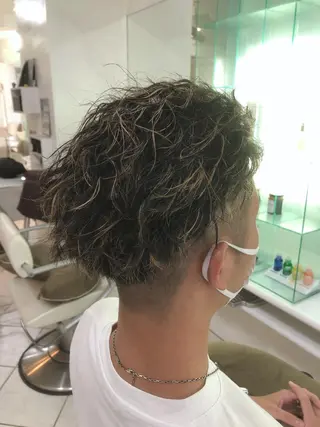 ショート カラー パーマ メンズ 保住 亮太のヘアスタイル