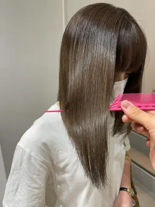 セミロング カラー navile momoのヘアスタイル