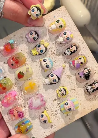 ネイル 中山 美月のネイルデザイン