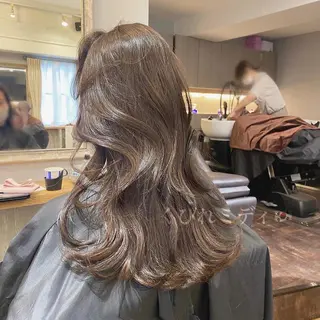 セミロング カラー 新宿/レイヤーカット 韓国ヘア/海外ヘアのヘアスタイル