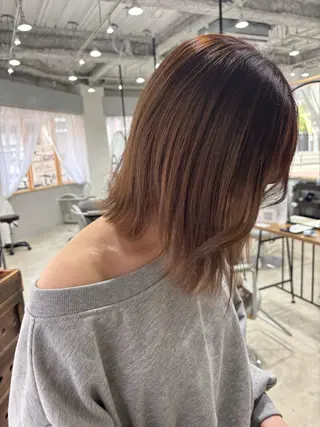 ミディアム 山本 銘子のヘアスタイル