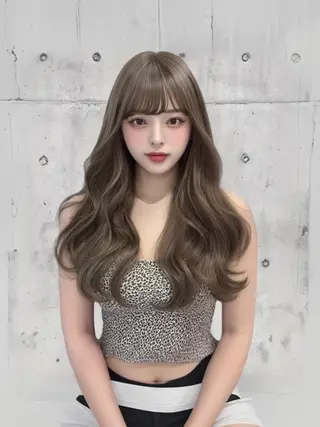 カラー ロング むら 結菜のヘアスタイル