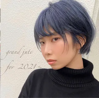ショート カラー grand juteのヘアスタイル