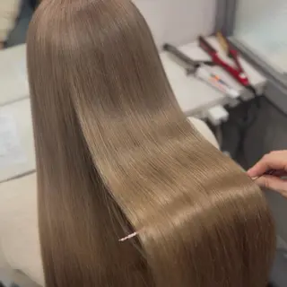 ロング カラー 🦋REISA🦋 エクステ×ハイトーンのヘアスタイル