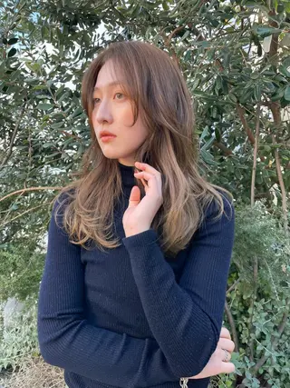 セミロング カラー 佐伯 和佳のヘアスタイル