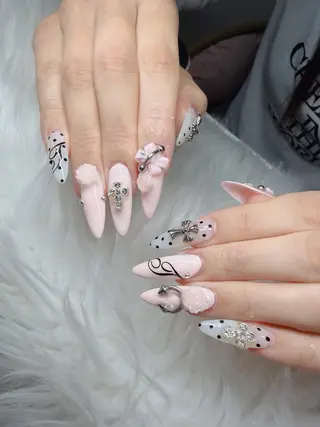 ネイル Lee Nailsのネイルデザイン