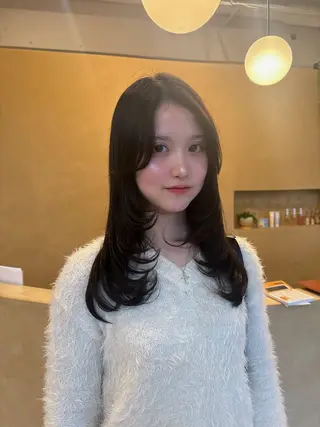 ロング 西田 朋華のヘアスタイル