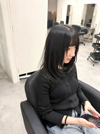 ミディアム 🫧とぅるん艶髪🫧 透明感カラー×猿渡のヘアスタイル