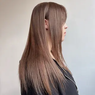 セミロング カラー 艶カラー🫧 猿渡 響のヘアスタイル
