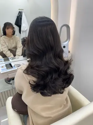 セミロング カラー パーマ コテマキパーマ/ ayaka☁️のヘアスタイル
