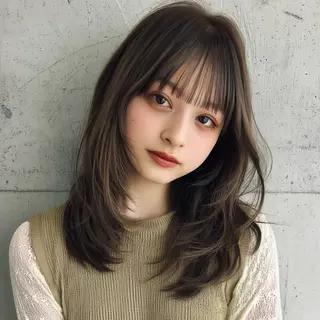 セミロング 松谷 圭のヘアスタイル
