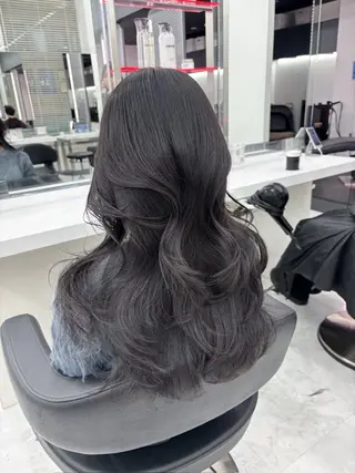 ロング カラー 抜け感レイヤー︴ ニュアンスカラーのヘアスタイル