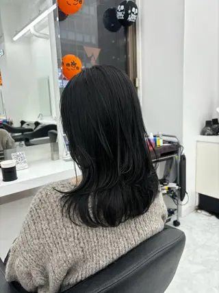 セミロング カラー 抜け感レイヤー︴ ニュアンスカラーのヘアスタイル
