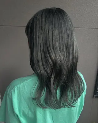 ロング カラー 水川 七海のヘアスタイル