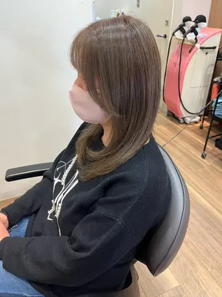 セミロング カラー okuda yuukiのヘアスタイル