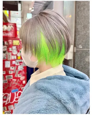 ショート カラー TSUNO🦖 派手髪/オタク美容師のヘアスタイル