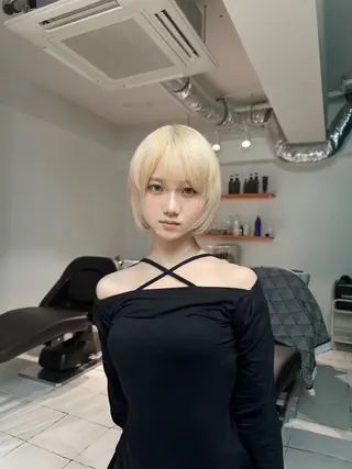 ミディアム カラー レイヤー/ブリーチ iwamiya岩見谷のヘアスタイル