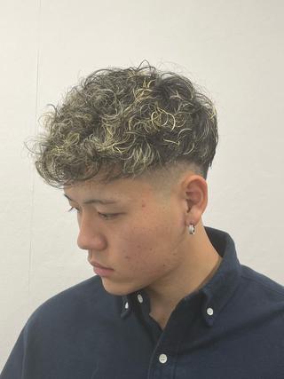 パーマ メンズ ヒロ銀座川崎 志田健介のヘアスタイル