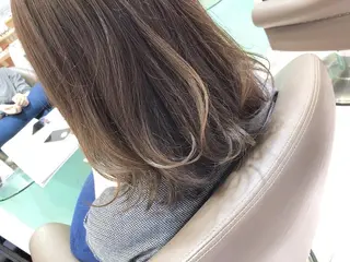 ミディアム 松田 みのりのヘアスタイル