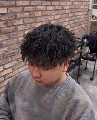 パーマ メンズ ツイスパ/シャドウ MANARUのヘアスタイル