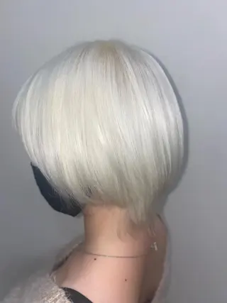 ショート ゆぴ☾/推しカラー /ハイトーンのヘアスタイル
