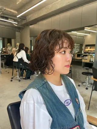 ミディアム パーマ 佐伯 和佳のヘアスタイル