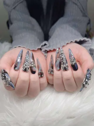 ネイル Lee Nailsのネイルデザイン