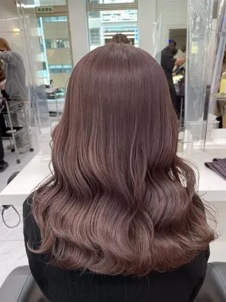 セミロング カラー 抜け感レイヤー︴ ニュアンスカラーのヘアスタイル