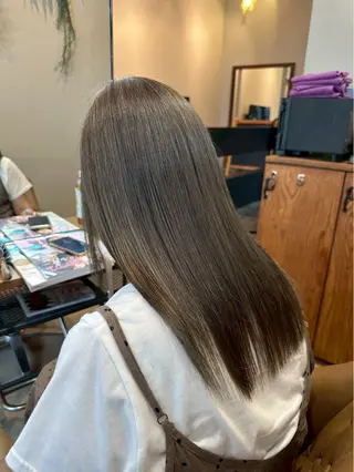 ロング カラー 渡辺 えりかのヘアスタイル