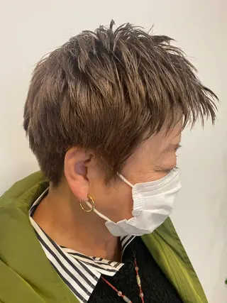 ショート カラー & kuのヘアスタイル
