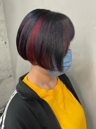 ショート カラー インナーカラー 推し ブリーチ 髪質改善のヘアスタイル