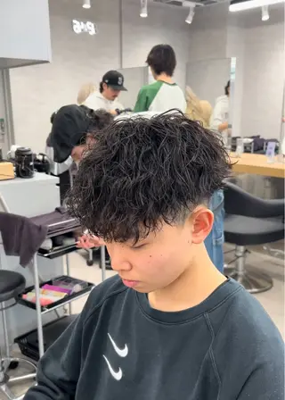 パーマ メンズ ツイスパ/シャドウ MANARUのヘアスタイル