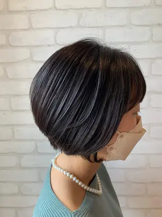 ショート カラー 秋葉 万柚子のヘアスタイル