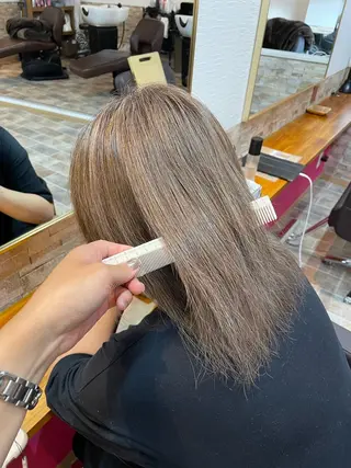 セミロング カラー YUI/ ブリーチカラー🌷のヘアスタイル
