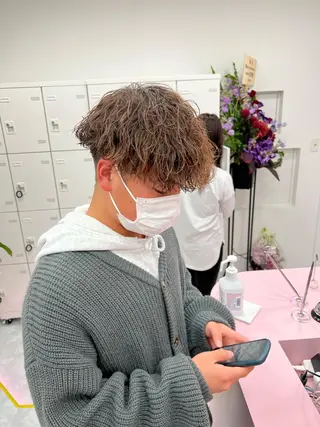 ショート カラー パーマ メンズ メンズパーマ特化 TAIGAのヘアスタイル