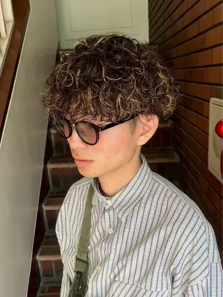 ミディアム カラー パーマ メンズ 🔥垢抜けたいメンズ 特化🔥保坂太一のヘアスタイル