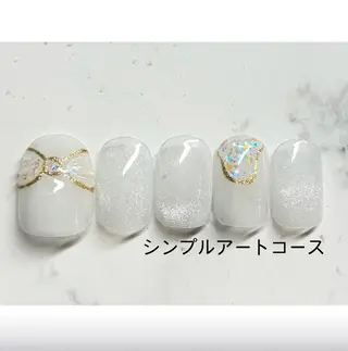 ミディアム ネイルサロン Bliss（ブリス）のネイルデザイン