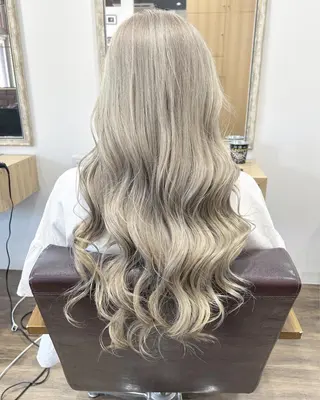 カラー 土屋 貴章のヘアスタイル