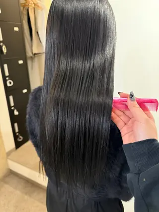 ロング 明 (めい)のヘアスタイル