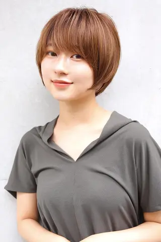 ショート 浅香 美加のヘアスタイル