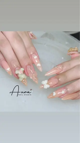 ネイル Aura Nail Studioのネイルデザイン