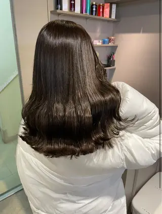 ロング カラー 抜け感レイヤー︴ ニュアンスカラーのヘアスタイル