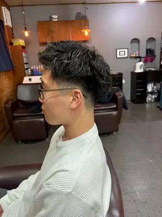 ショート パーマ メンズ 高橋 知輝のヘアスタイル