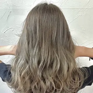 ロング カラー 三浦 悠のヘアスタイル