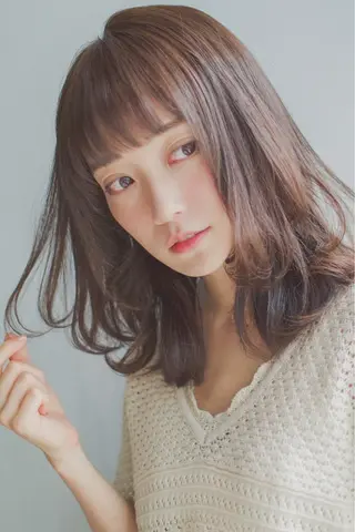 ミディアム カラー 前髪/顔周り /レイヤー/秋山 元のヘアスタイル